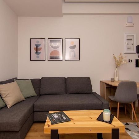Studio 48, Cozy Apartment In Kalamata City Center Екстериор снимка
